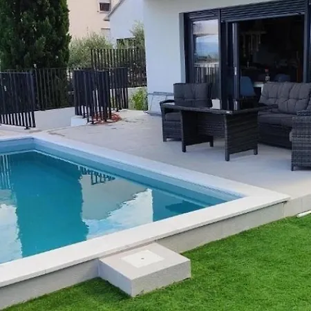 With A Swimming Pool - 22942 Apartment *