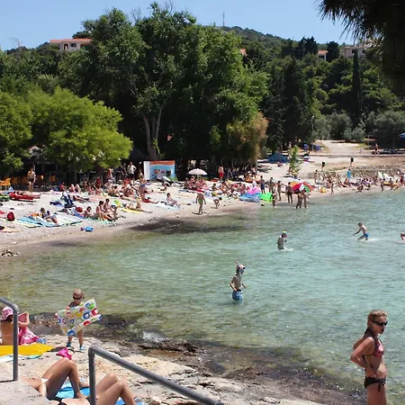 Apartamento Family-friendly With Swimming Pool - 22942 Murter