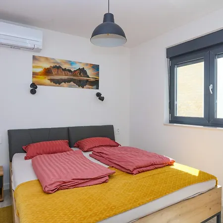 Family-friendly With Swimming Pool - 22942 * Murter