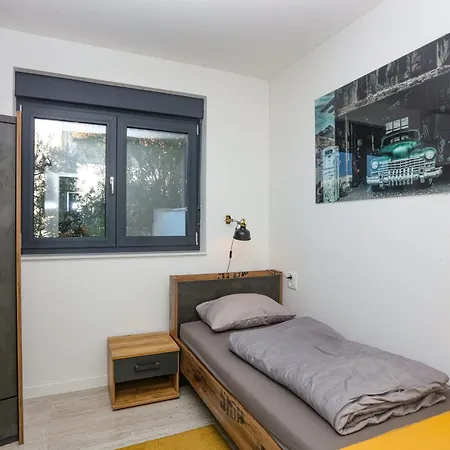 Family-friendly With Swimming Pool - 22942 * Murter