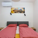 Family-friendly With Swimming Pool - 22942 公寓 *