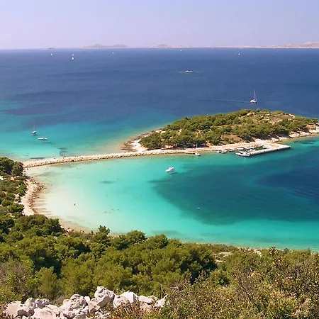 Family-friendly With Swimming Pool - 22942 *