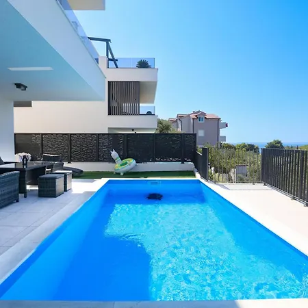 Apartment Family-friendly With Swimming Pool - 22942 Murter