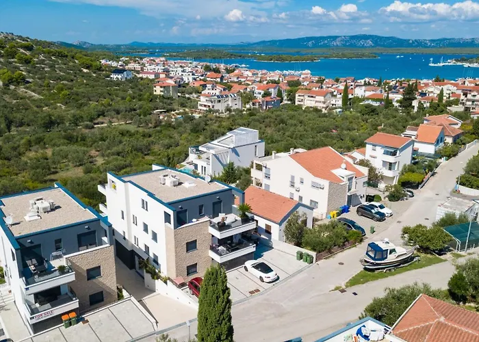 Family-friendly With Swimming Pool - 22942 Apartamento Murter